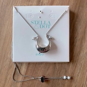 Stella & Dot Hammered U Pearl Pendant -NIB/Retired